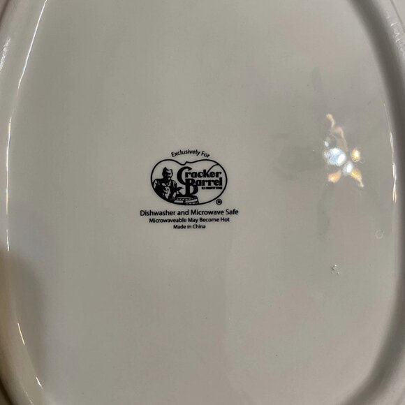 Cracker Barrel Yellow & Green Pineapple-Shaped Ceramic Serving Dish - Picture 4 of 5